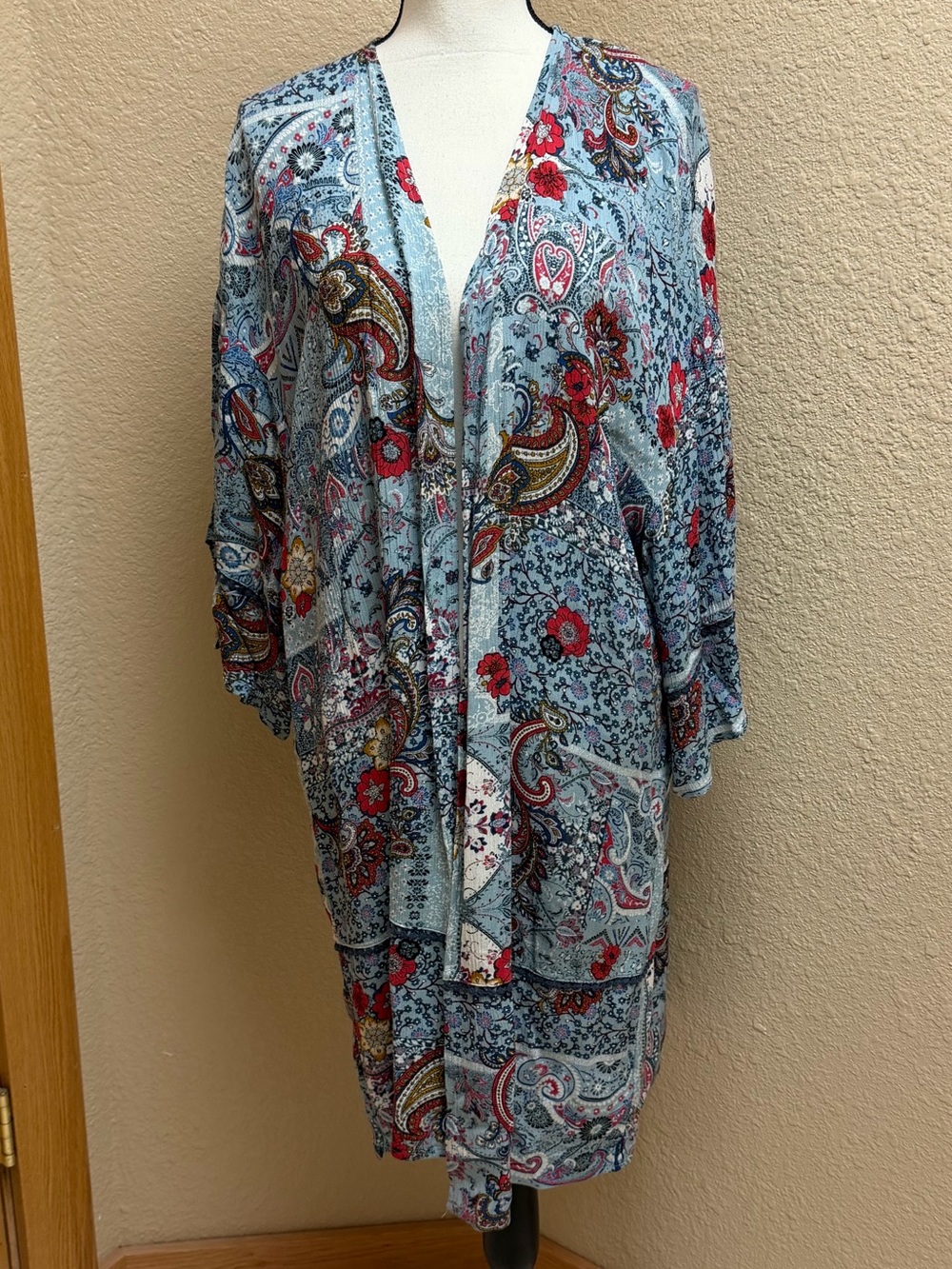 4/$20 Knox Rose Women's Blue Paisley Kimono